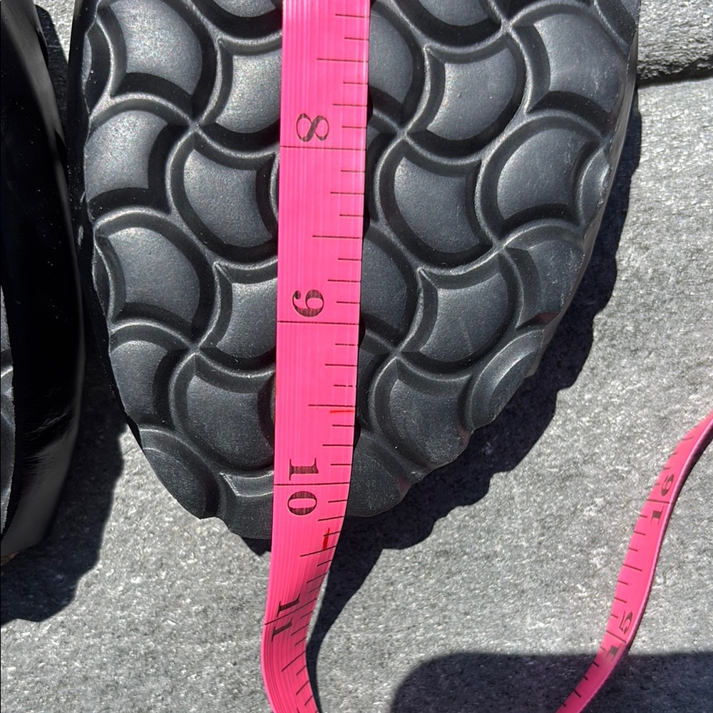 NWOT Lunita Women’s Black Leather Sandals, Peep Toe, Cut Out Design, Size 9 1/2 - Picture 16 of 17